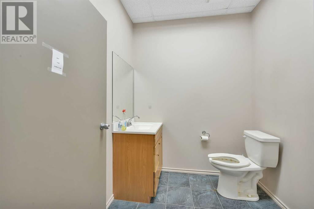 170, 4828 53 Street Property Photo 14