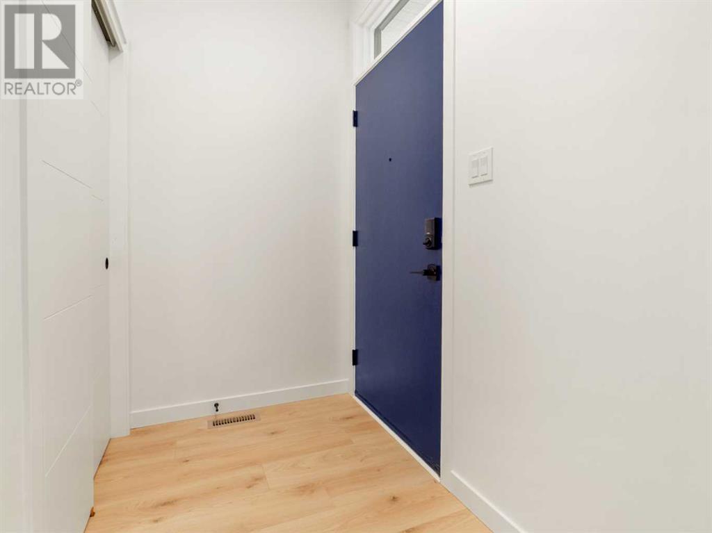 714 Violet Place W Property Photo 3