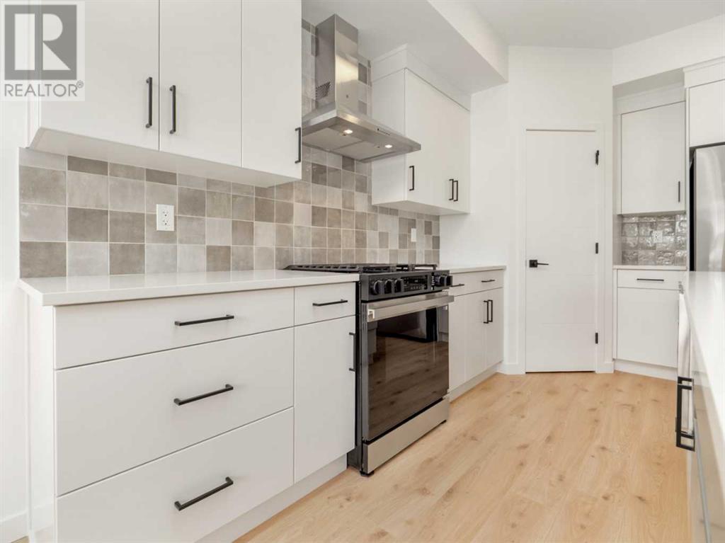 714 Violet Place W Property Photo 4
