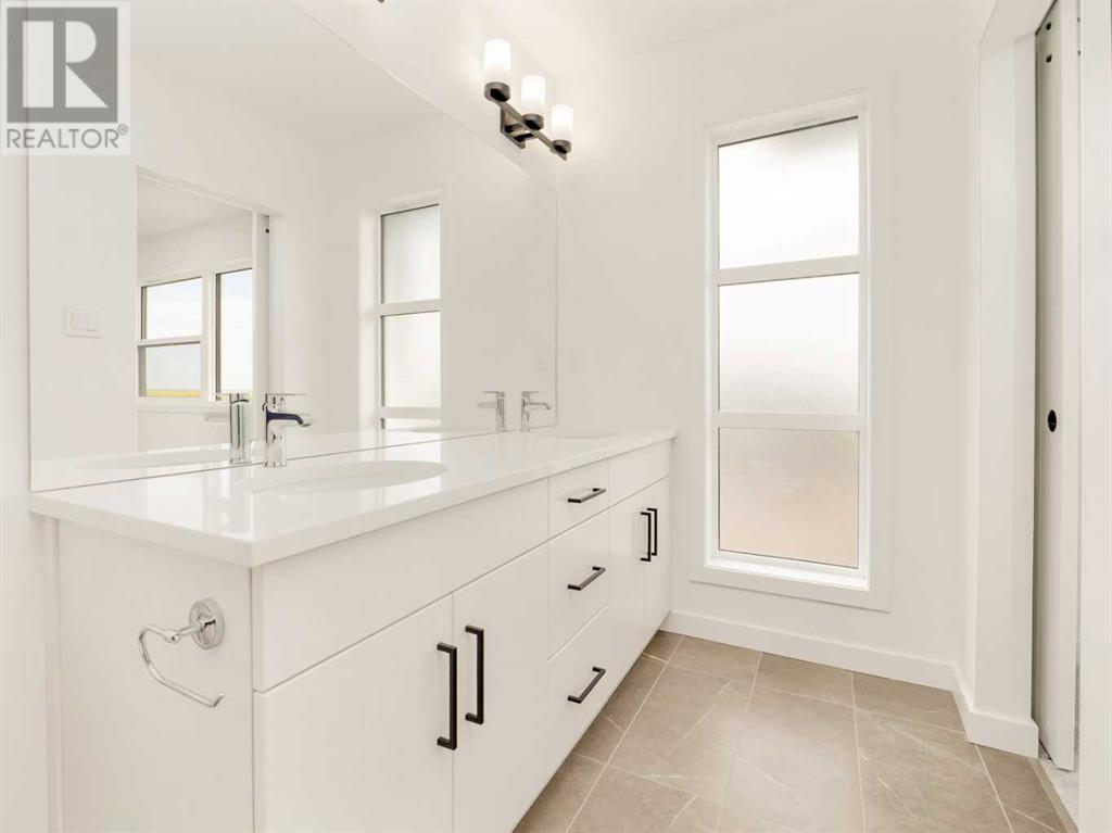 714 Violet Place W Property Photo 14