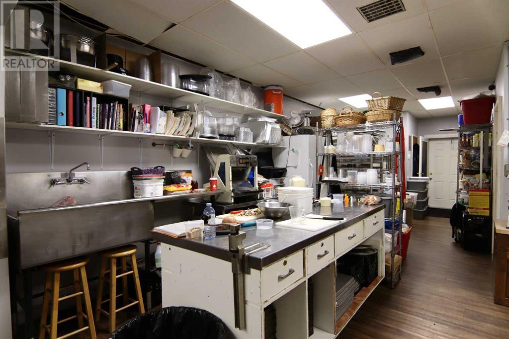 5026 51 Avenue Property Photo 11