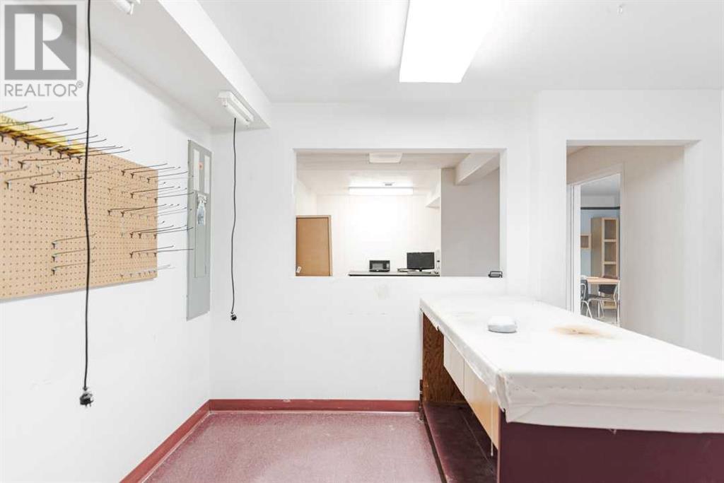 10013 Macdonald Avenue Property Photo 6