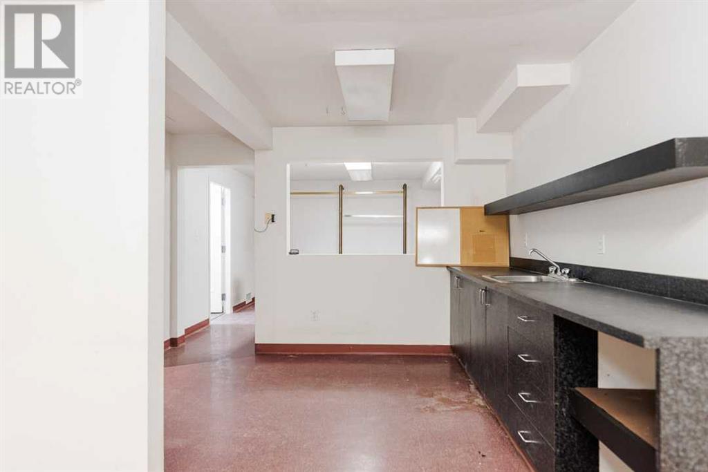 10013 Macdonald Avenue Property Photo 9