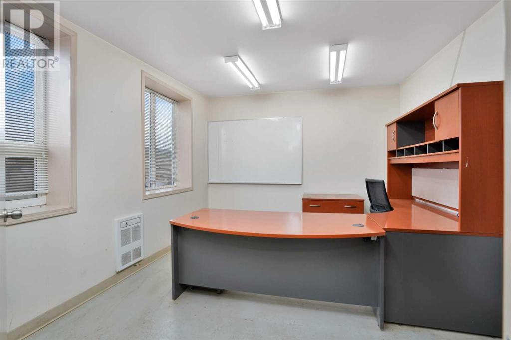 5, 8 Gateway Boulevard Property Photo 6