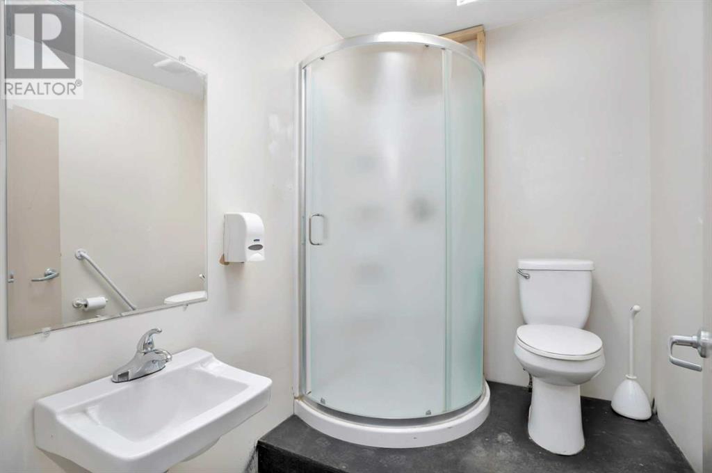 5, 8 Gateway Boulevard Property Photo 9