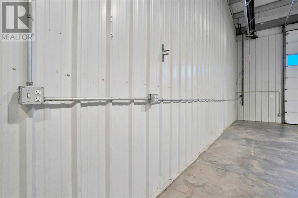 5, 8 Gateway Boulevard Property Photo 12
