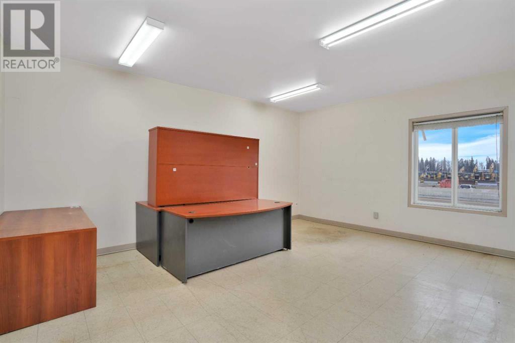 5, 8 Gateway Boulevard Property Photo 17