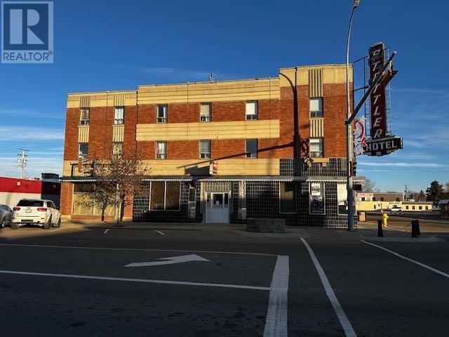 5001 50 Street Property Photo 1