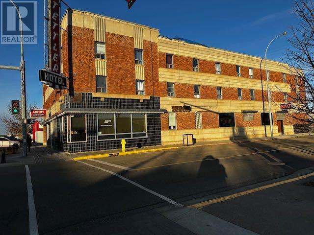 5001 50 Street Property Photo 2