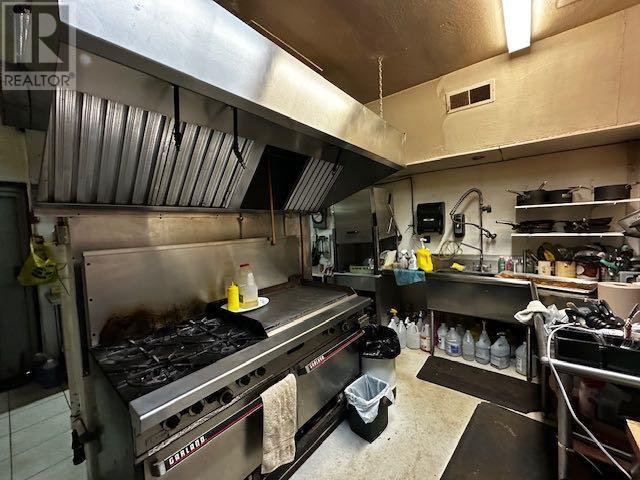 5001 50 Street Property Photo 5