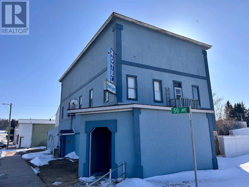 5103 50 Avenue Property Photo 1