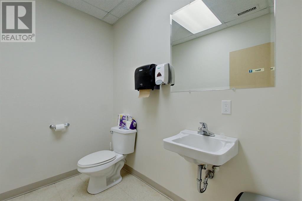 3, 8 Gateway Boulevard Property Photo 8