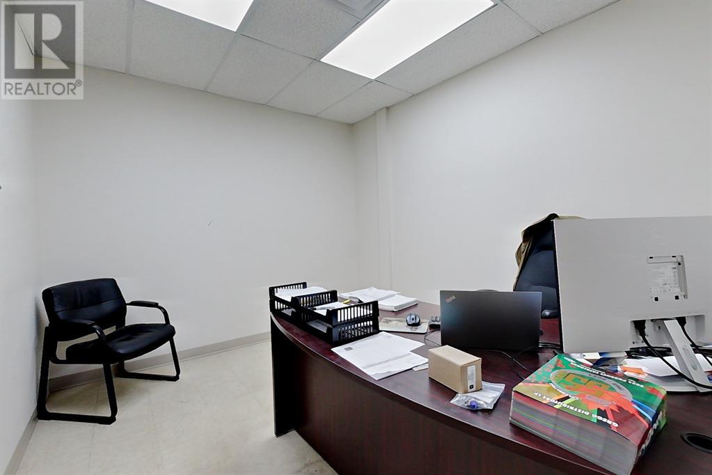 3, 8 Gateway Boulevard Property Photo 13