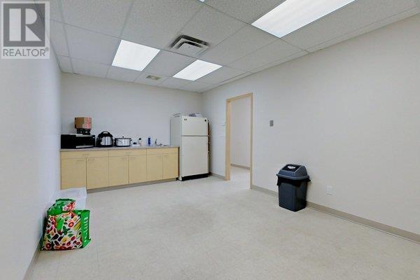 3, 8 Gateway Boulevard Property Photo 20