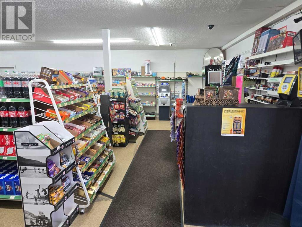 5003 50 Street Property Photo 4
