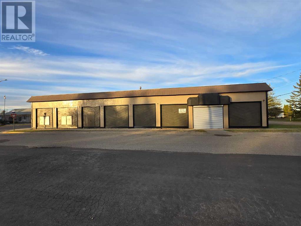 5003 50 Street Property Photo 10