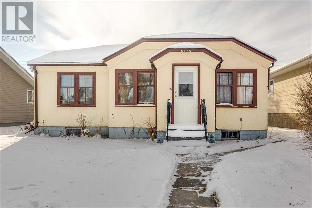 5213 50 Avenue Property Photo