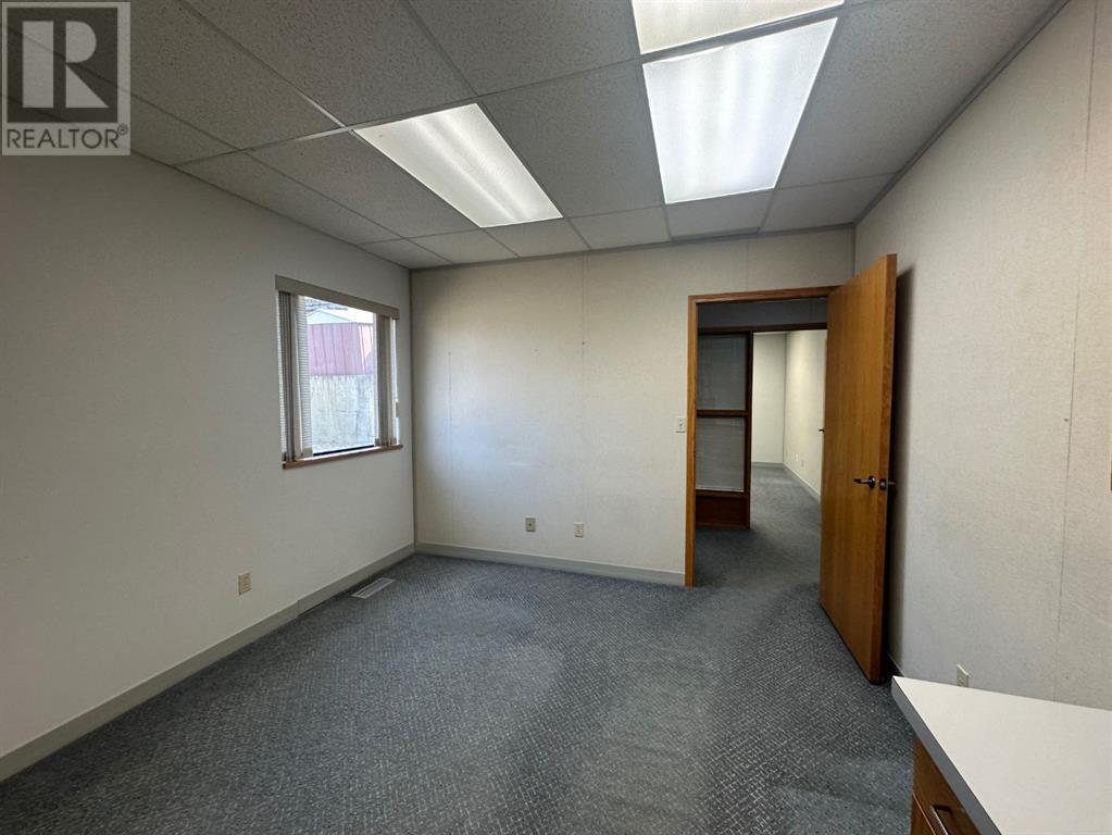9804 97 Avenue Property Photo 7