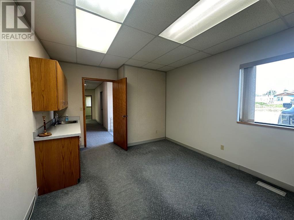 9804 97 Avenue Property Photo 8