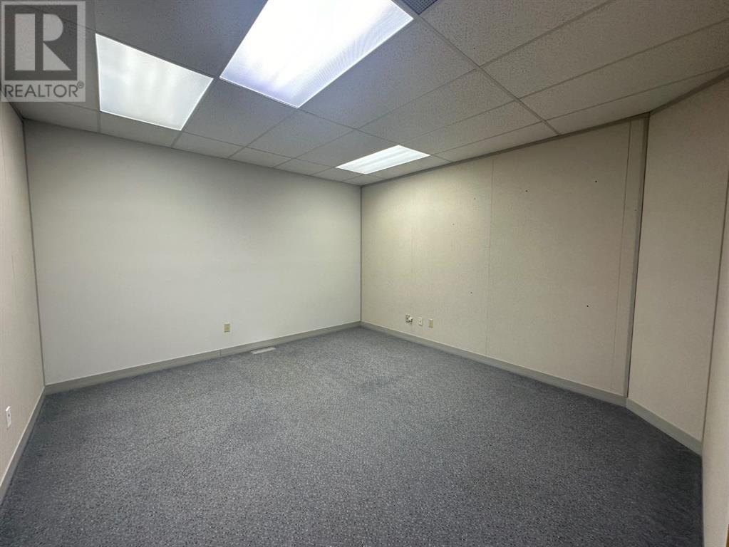 9804 97 Avenue Property Photo 11