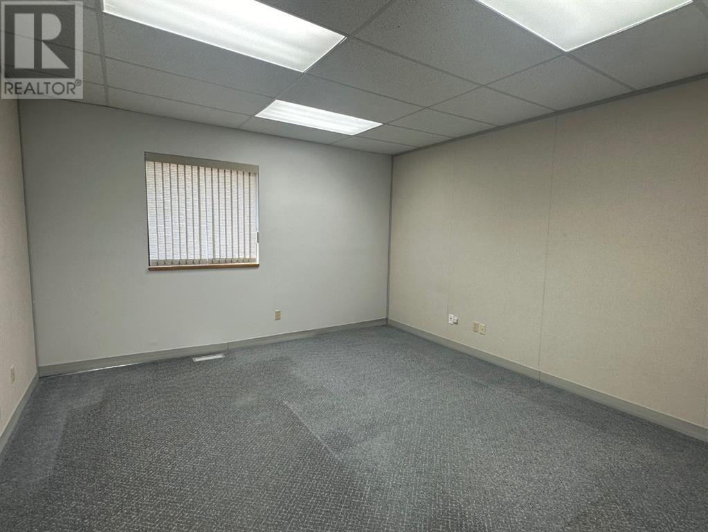 9804 97 Avenue Property Photo 14