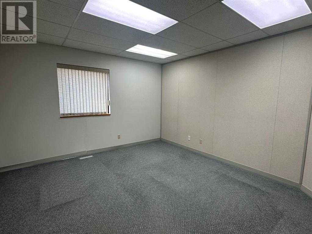 9804 97 Avenue Property Photo 15