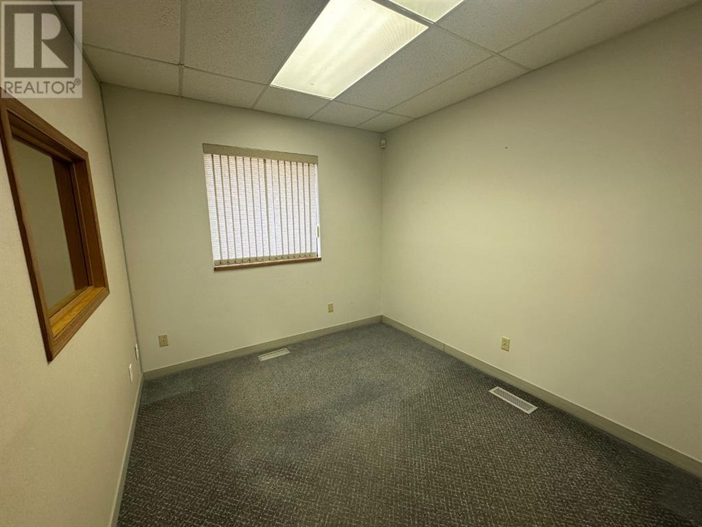 9804 97 Avenue Property Photo 16