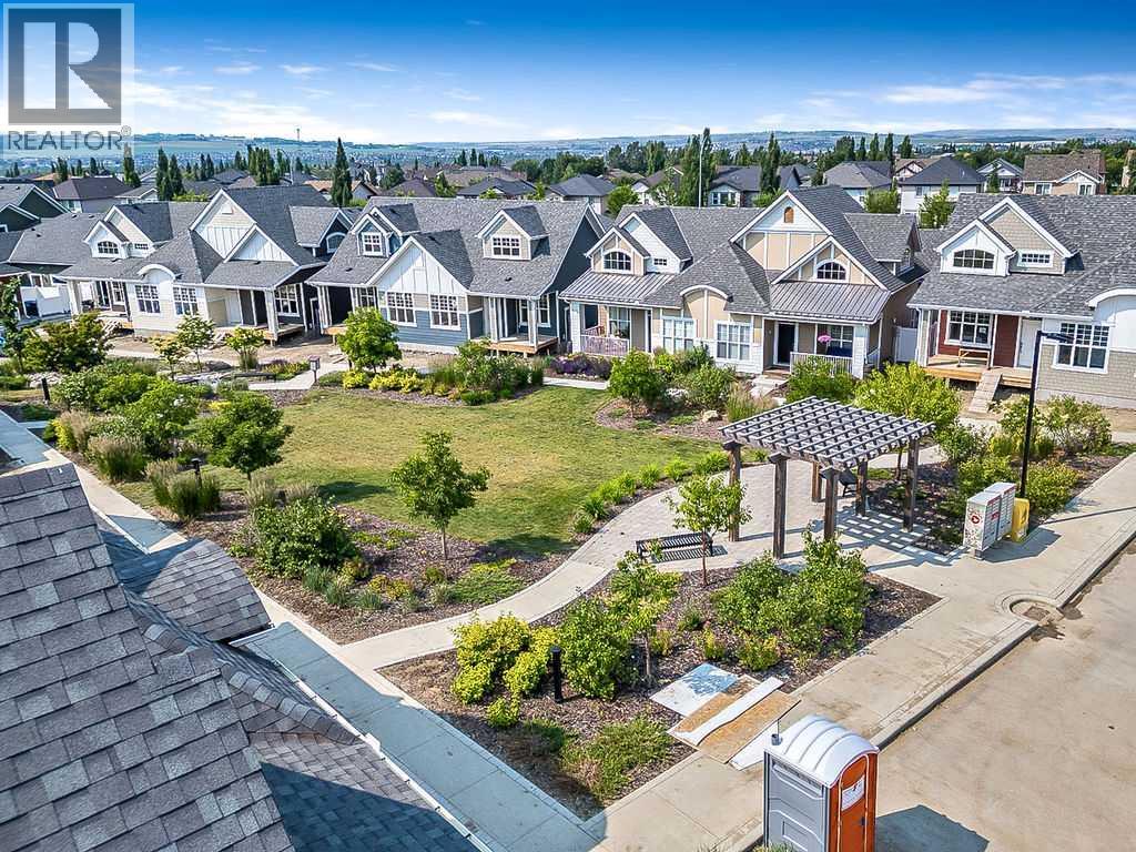 48 Drake Landing Square Property Photo 1