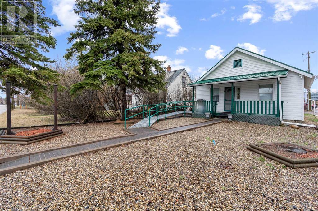 10131 102 Avenue Property Photo 1