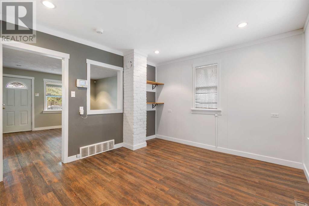 10131 102 Avenue Property Photo 2