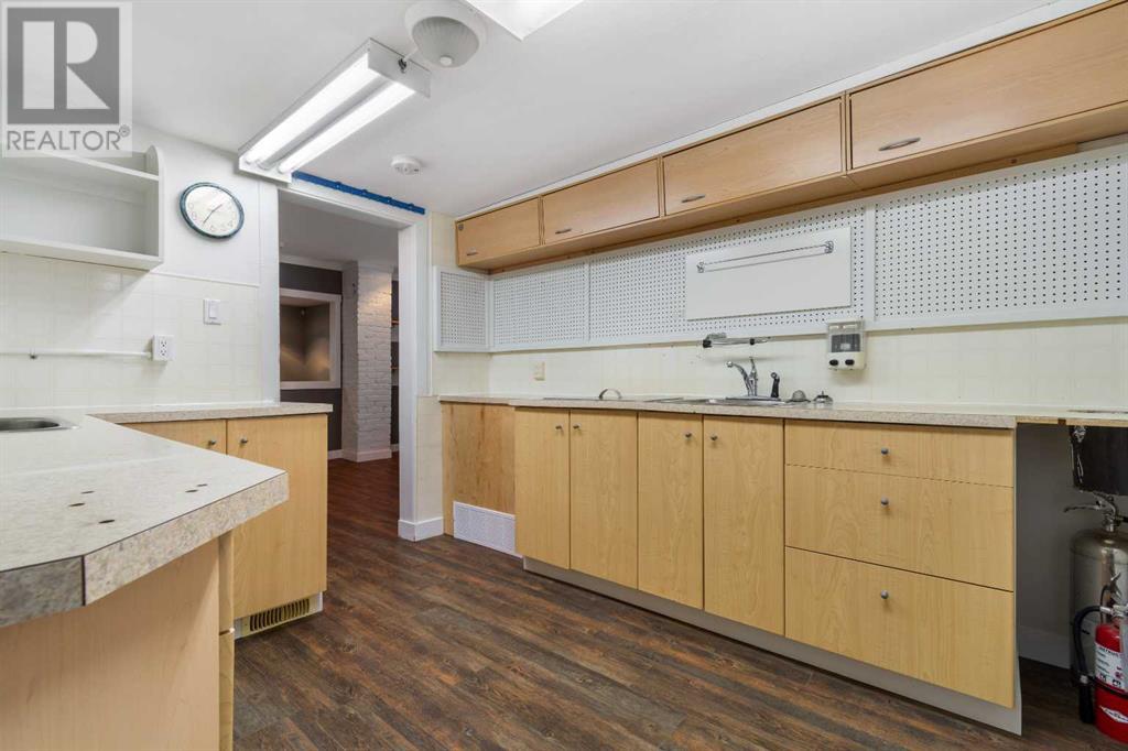 10131 102 Avenue Property Photo 9