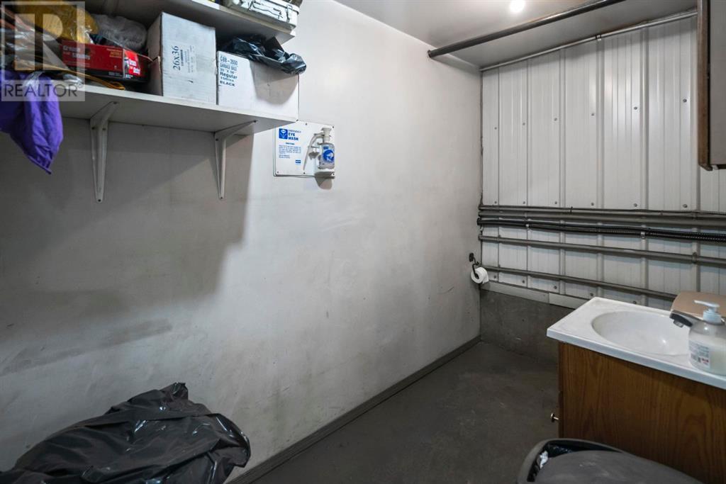 251, 47017 21 Highway Property Photo 18