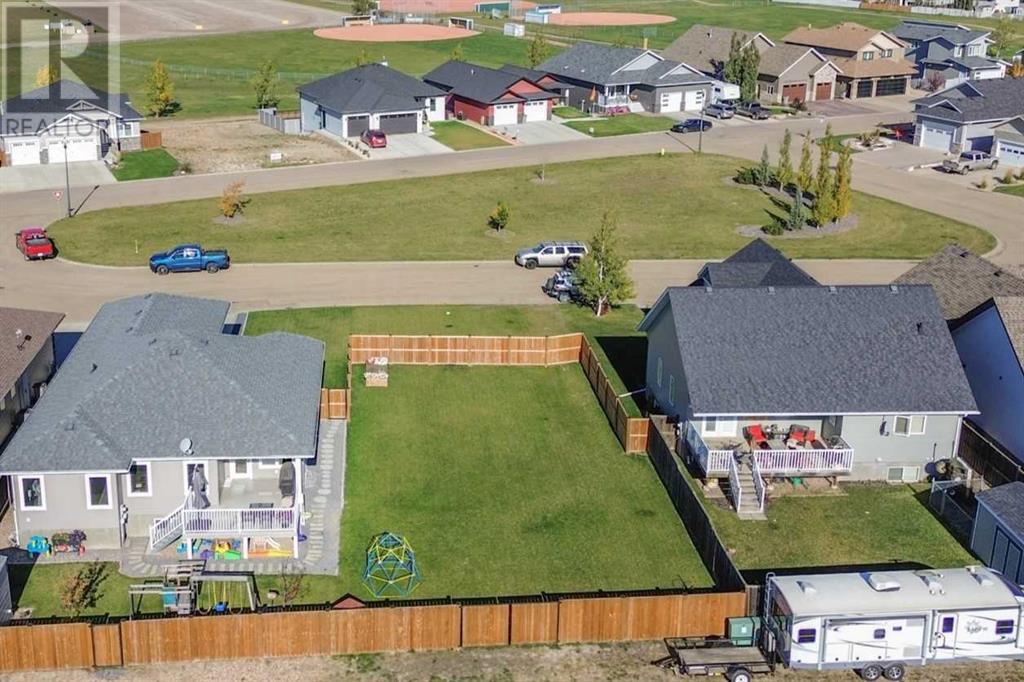 6921 Meadowview Close Property Photo 3