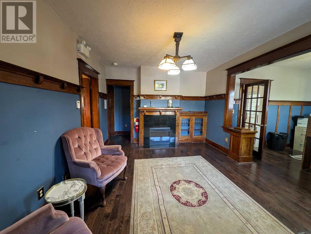 17 Dunmore Road Se Property Photo 5