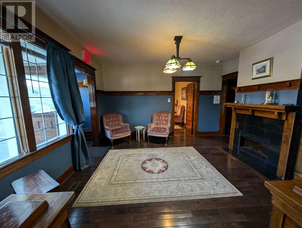 17 Dunmore Road Se Property Photo 6