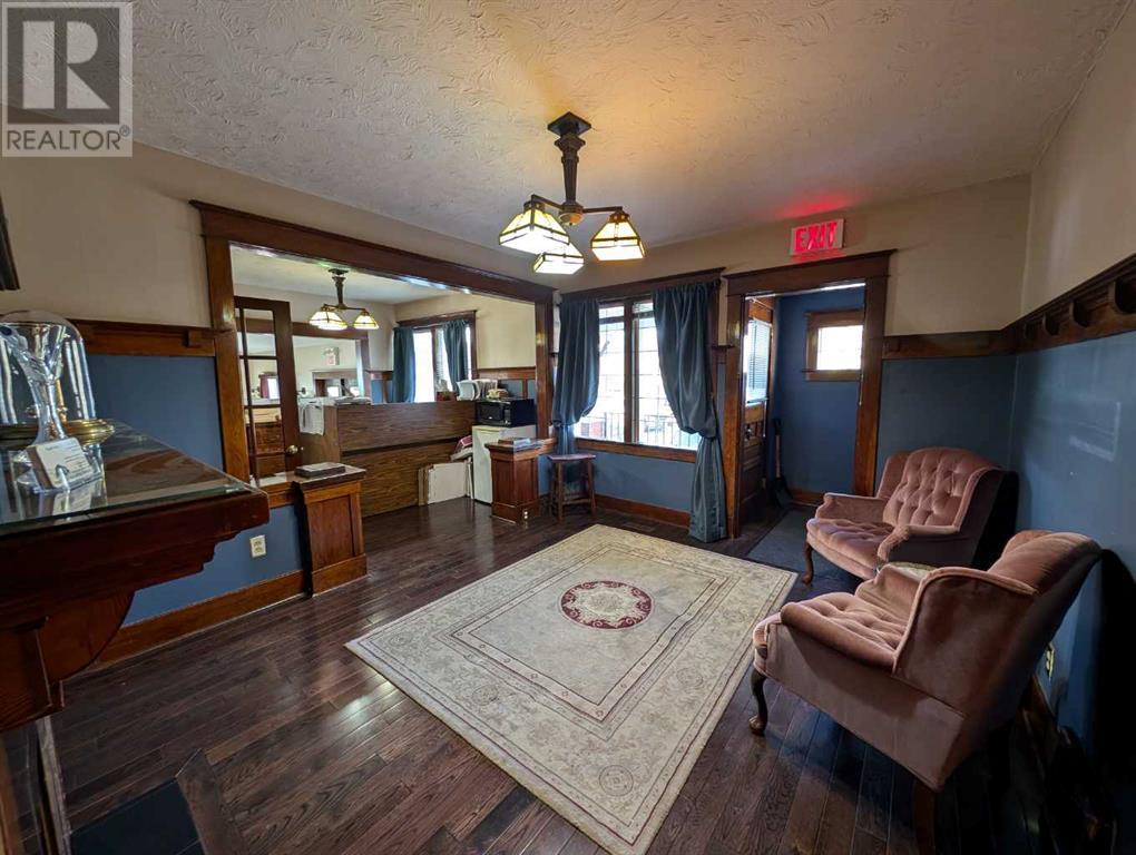17 Dunmore Road Se Property Photo 7