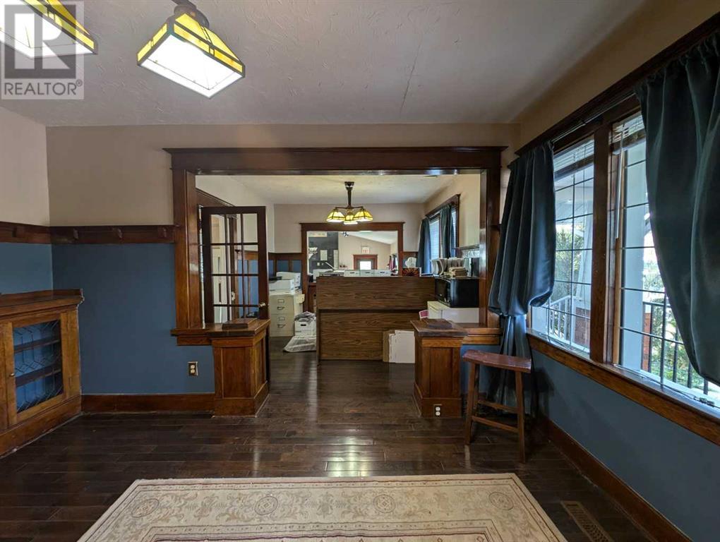 17 Dunmore Road Se Property Photo 8