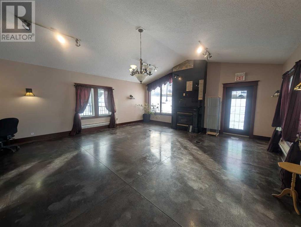 17 Dunmore Road Se Property Photo 15