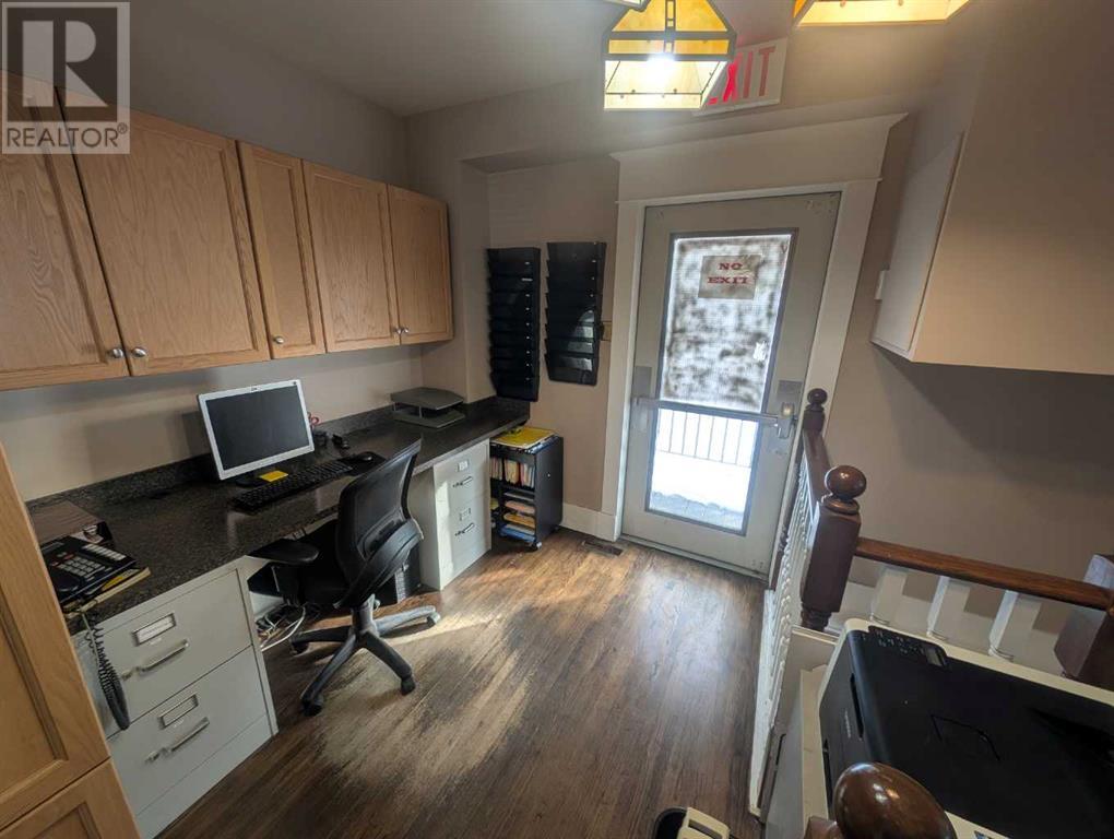 17 Dunmore Road Se Property Photo 19