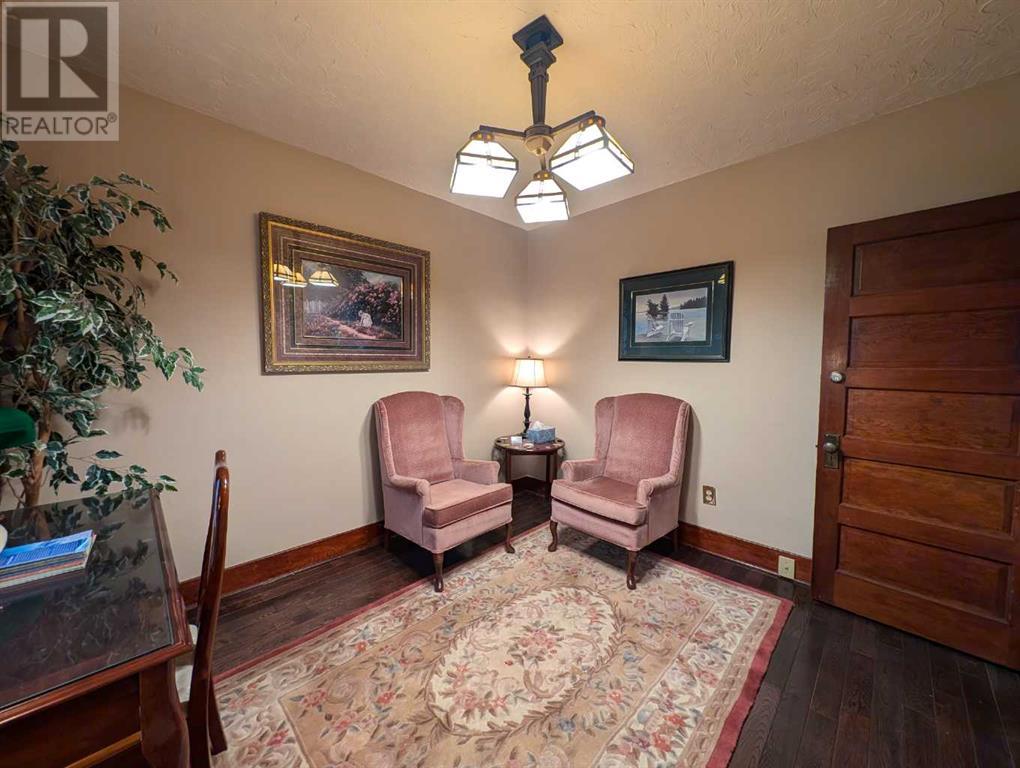 17 Dunmore Road Se Property Photo 22