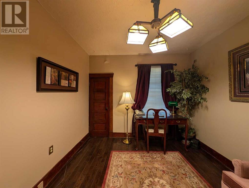 17 Dunmore Road Se Property Photo 23