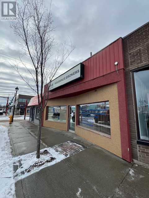 204 50 Street N Property Photo 1