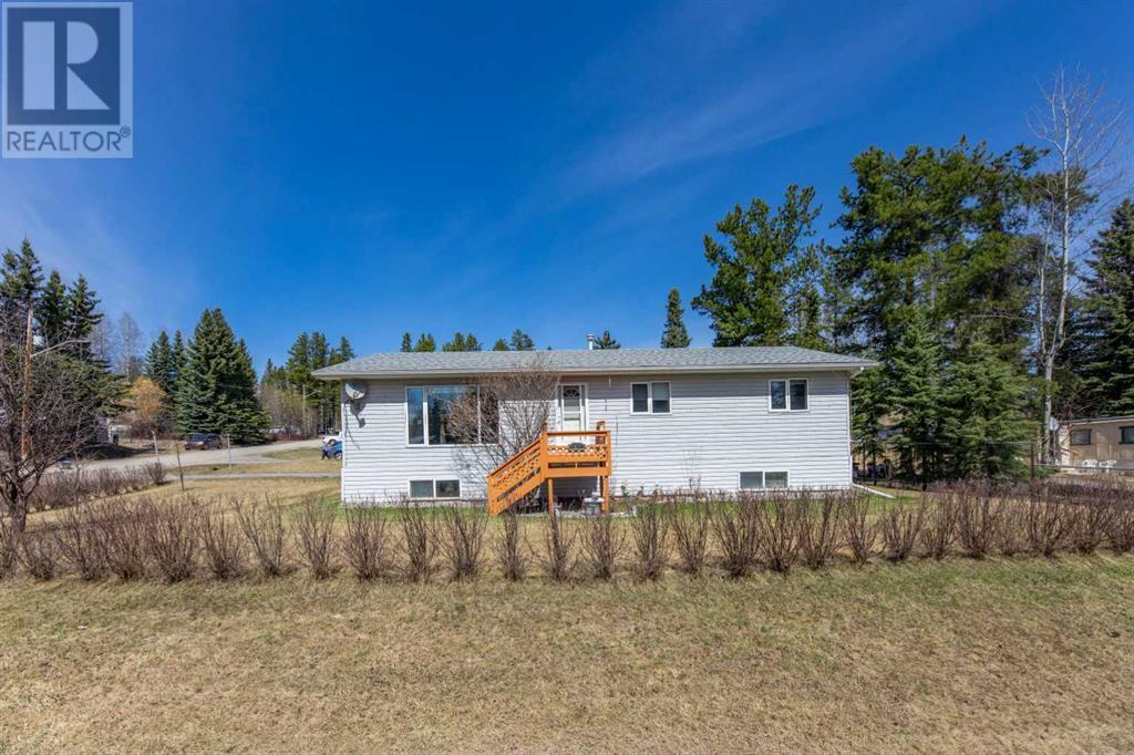 5001 52 Street Property Photo