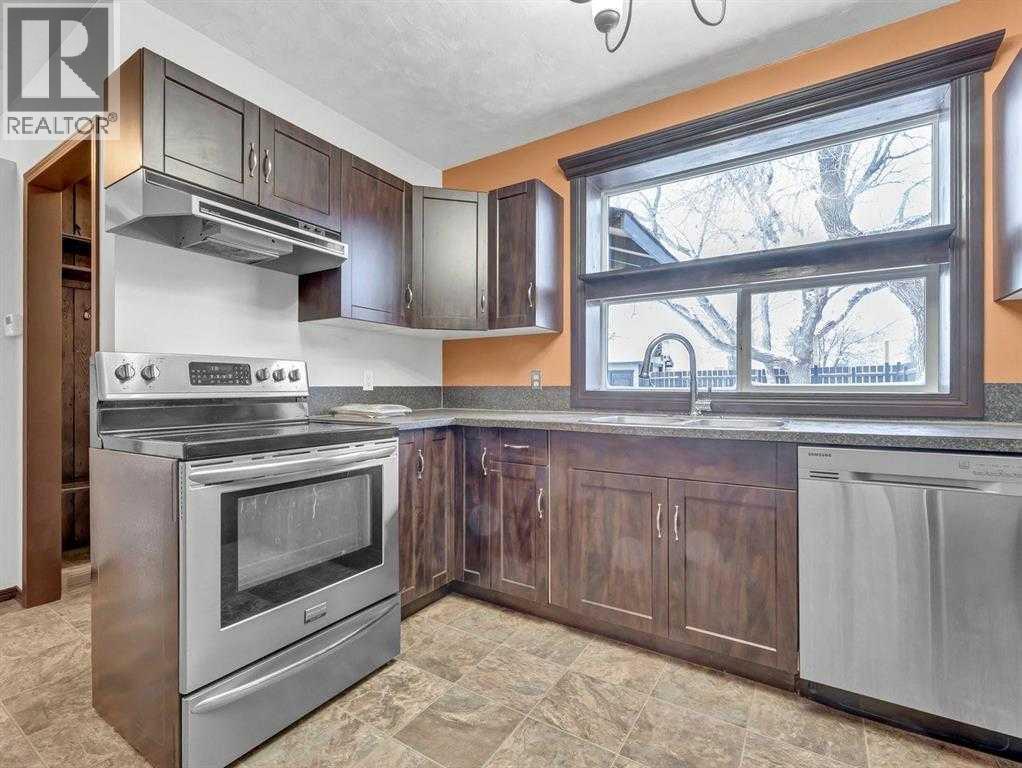 165 Centre Street Property Photo 8