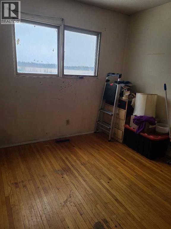 872041 689 Highway Property Photo 5