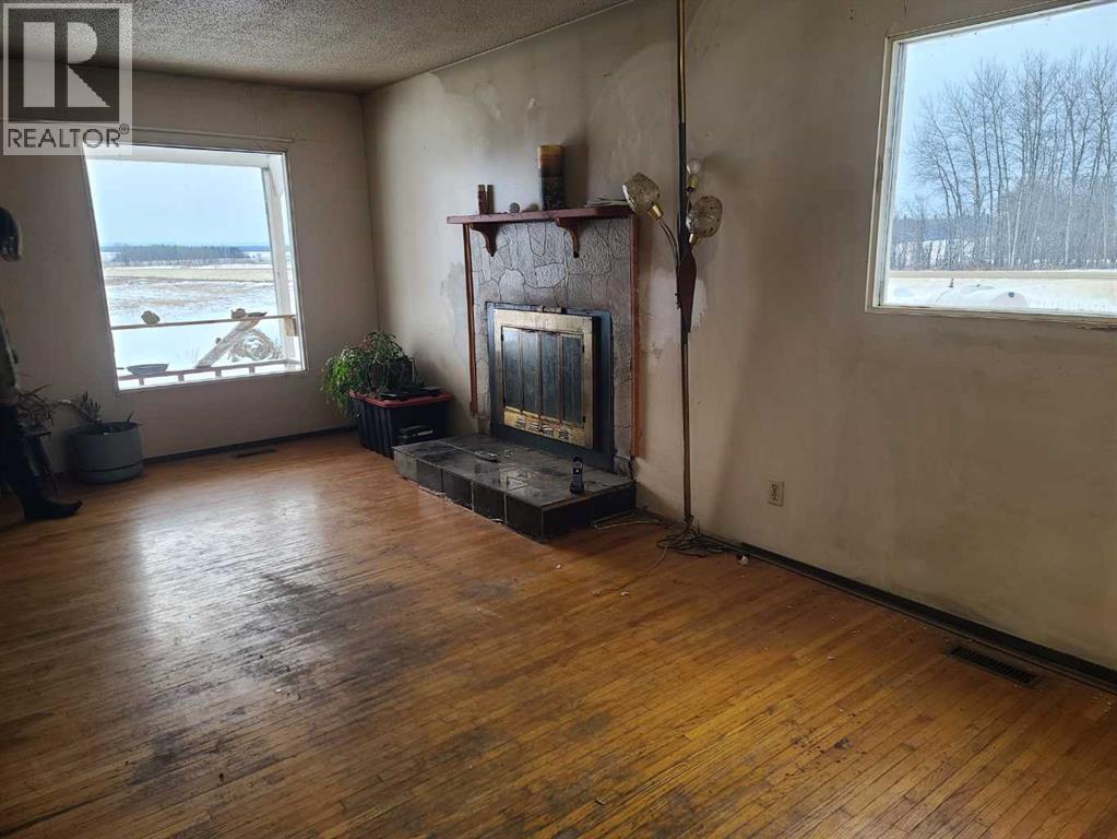 872041 689 Highway Property Photo 8