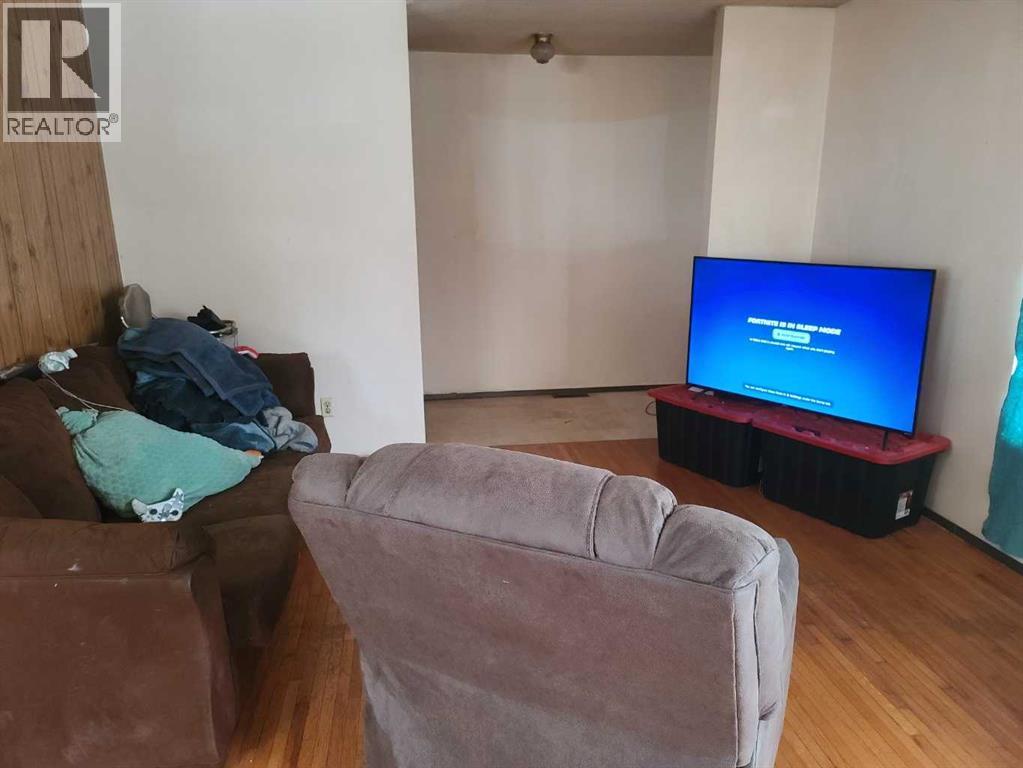 872041 689 Highway Property Photo 9