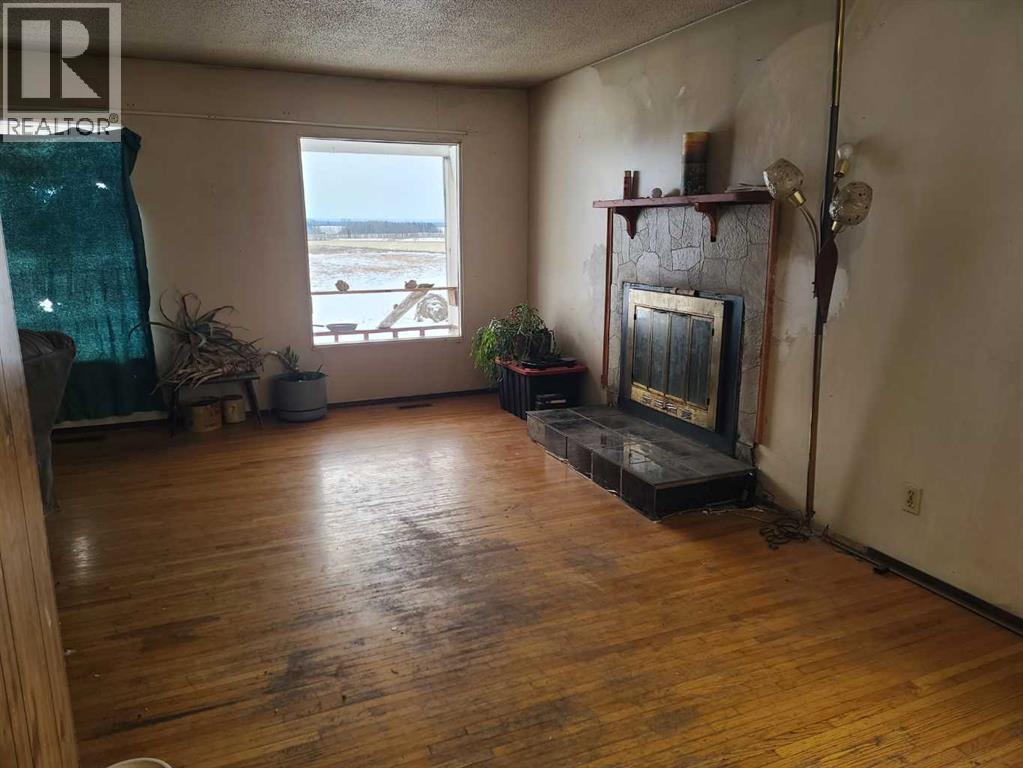 872041 689 Highway Property Photo 14