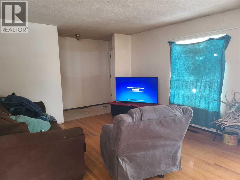 872041 689 Highway Property Photo 15