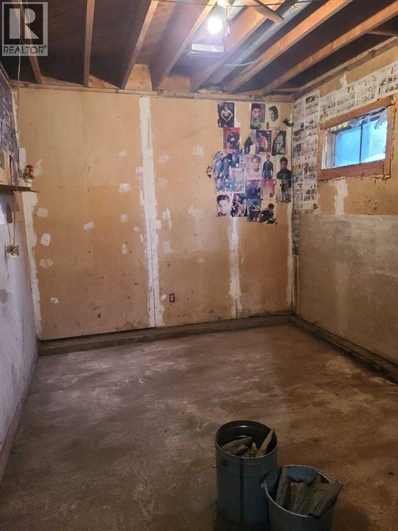 872041 689 Highway Property Photo 18